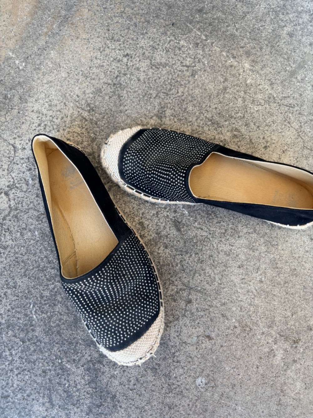 Flats - Picture 2 of 2